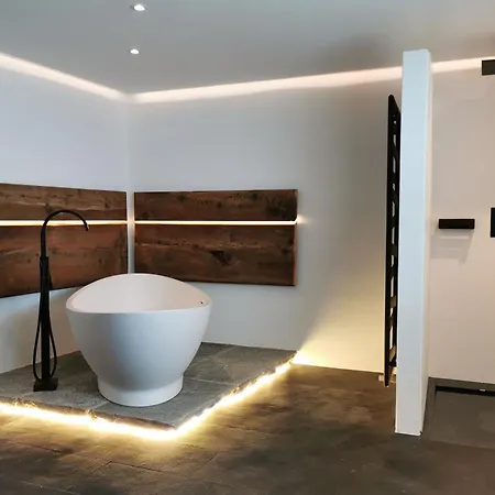 Дом отдыха Romantic Standalone 5 In Valposchiavo Поскьяво